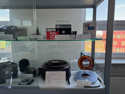 Vitrine3_rechte_Seite_oben