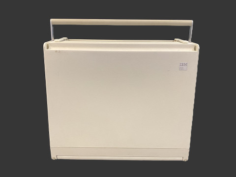 I00306_IBM_Portable_Personal_Computer_stehend_02