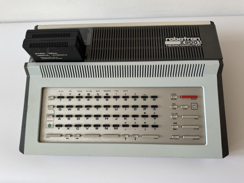 I00318_Robotron_Z9001