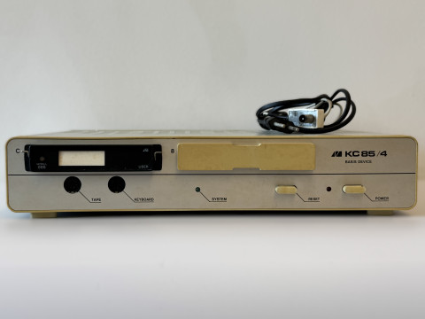 I00320_KC85-4_BasicDevice
