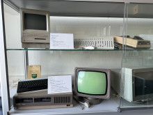 Vitrine4_linke_Seite