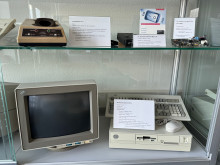 Vitrine4_rechte_Seite