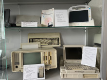 Vitrine5_rechte_Seite